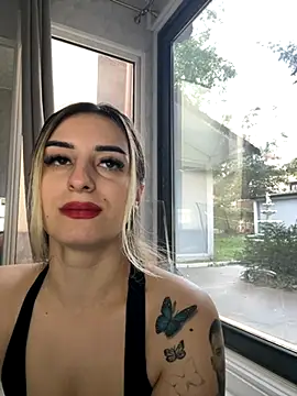 Snapshot of Ella_Vee chatting on 25, 9, 2025 Ella Vee online show from 25, 9, 2025