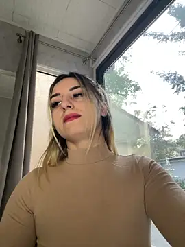 Snapshot of Ella_Vee chatting on 26, 9, 2025 Ella Vee online show from 26, 9, 2025