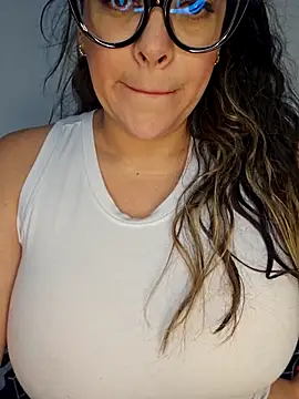 Snapshot of Nicoleefaith_ chatting on 25, 9, 2025 Nicoleefaith online show from 25, 9, 2025