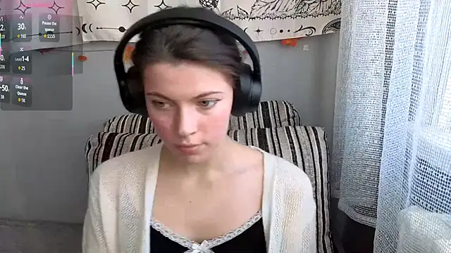 CutieAnny online show from 12, 11, 2025