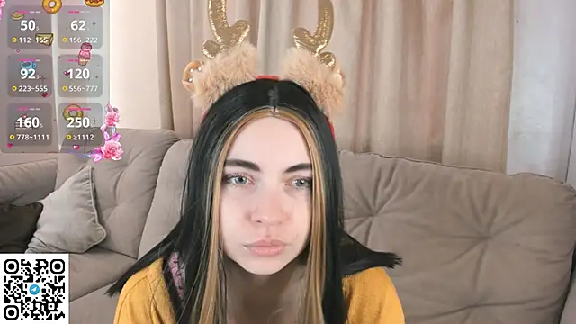 Snapshot of EvaBlimey chatting on 23, 11, 2025 EvaBlimey online show from 23, 11, 2025