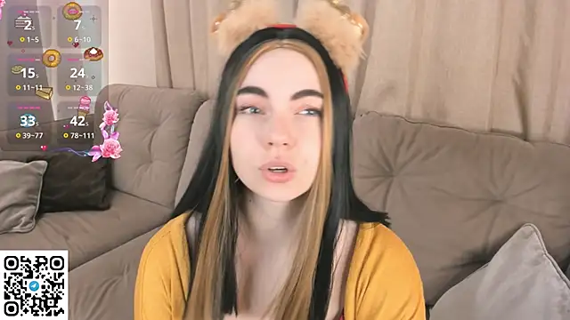 Snapshot of EvaBlimey chatting on 29, 11, 2025 EvaBlimey online show from 29, 11, 2025