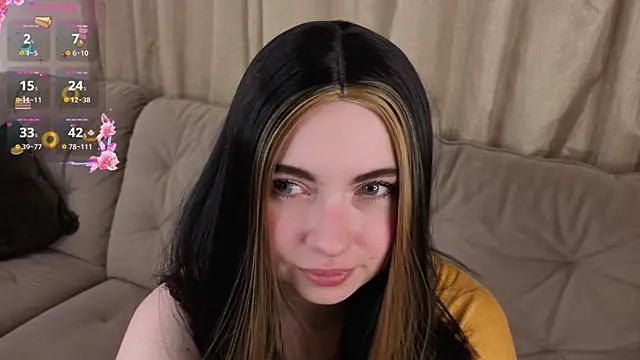 Snapshot of EvaBlimey chatting on 14, 12, 2025 EvaBlimey online show from 14, 12, 2025