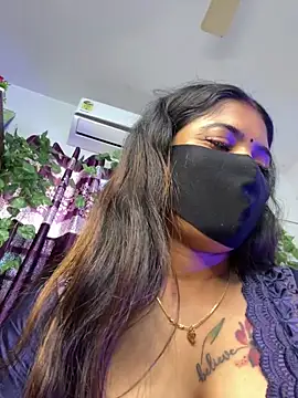 Snapshot of V-Hot-Sweti chatting on 5, 10, 2025 V-Hot-Sweti online show from 5, 10, 2025