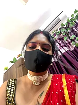 Snapshot of V-Hot-Sweti chatting on 5, 10, 2025 V-Hot-Sweti online show from 5, 10, 2025