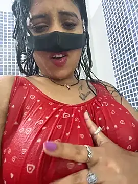 Snapshot of V-Hot-Sweti chatting on 13, 10, 2025 V-Hot-Sweti online show from 13, 10, 2025