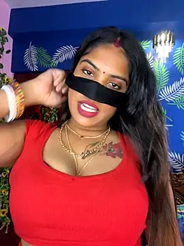 Snapshot of V-Hot-Sweti chatting on 3, 11, 2025 V-Hot-Sweti online show from 3, 11, 2025