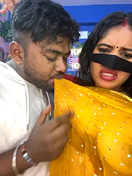 Snapshot of V-Hot-Sweti chatting on 22, 11, 2025 V-Hot-Sweti online show from 22, 11, 2025