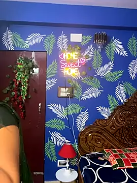 Snapshot of V-Hot-Sweti chatting on 30, 11, 2025 V-Hot-Sweti online show from 30, 11, 2025