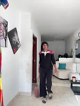 zaracollins01 online show from 2, 10, 2025