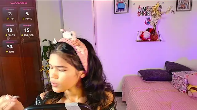 emycarver09 online show from 24, 11, 2025