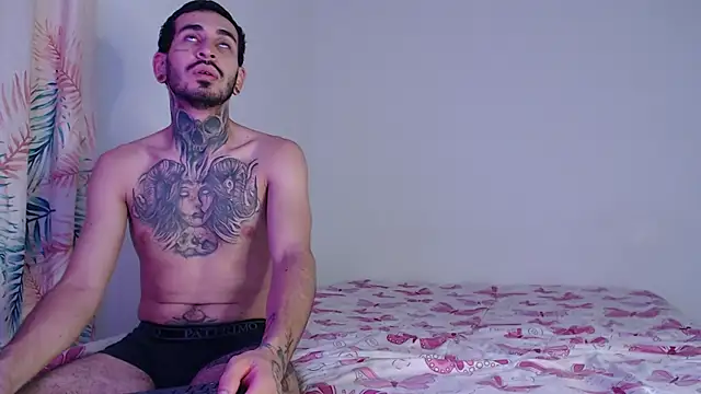 Snapshot of Tyler2y_luna chatting on 6, 11, 2025 Tyler2y luna online show from 6, 11, 2025