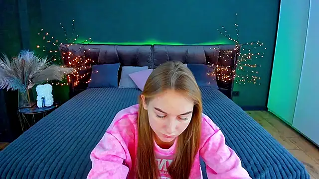 Snapshot of MilaAddams chatting on 30, 11, 2025 MilaAddams online show from 30, 11, 2025