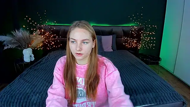 Snapshot of MilaAddams chatting on 3, 12, 2025 MilaAddams online show from 3, 12, 2025