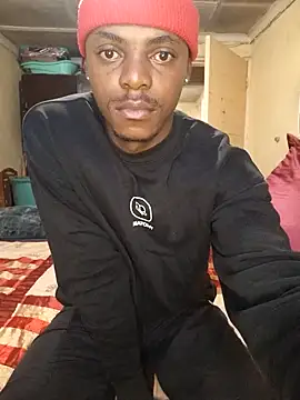 Snapshot of Hluga_25 chatting on 15, 12, 2025 Hluga 25 online show from 15, 12, 2025