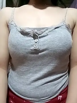 Snapshot of LucyyLy chatting on 5, 4, 2026 LucyyLy online show from 5, 4, 2026