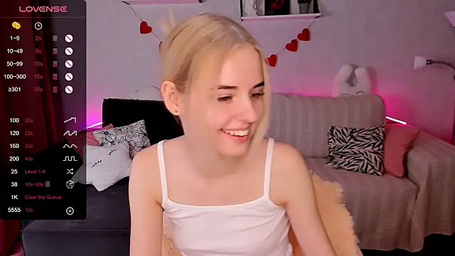 LillianShine online show from 5, 12, 2025