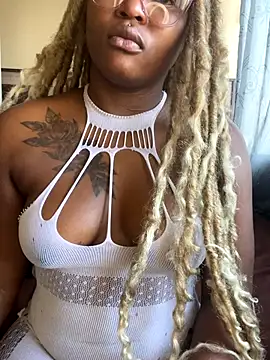 Snapshot of houseforsex chatting on 23, 10, 2025 houseforsex online show from 23, 10, 2025