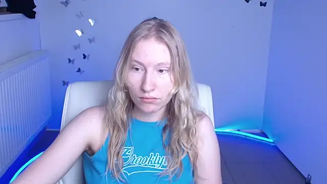 Snapshot of Elizabeth_Kissa chatting on 21, 9, 2025 Elizabeth Kissa online show from 21, 9, 2025