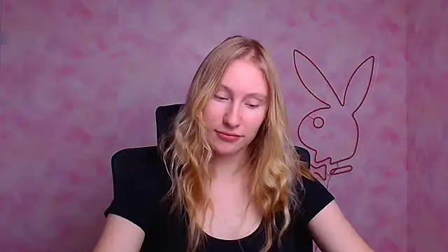 Snapshot of Elizabeth_Kissa chatting on 24, 9, 2025 Elizabeth Kissa online show from 24, 9, 2025
