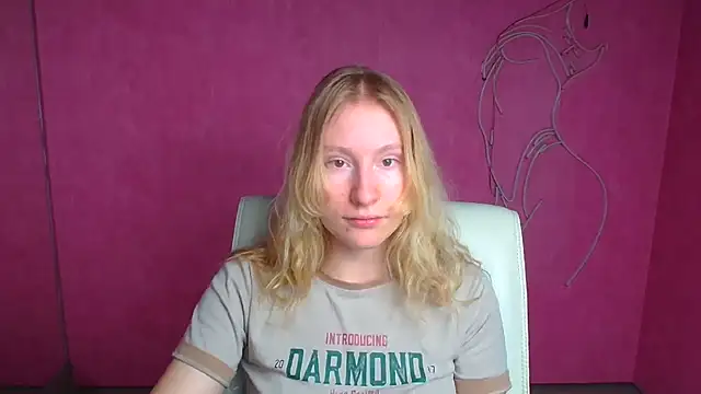 Snapshot of Elizabeth_Kissa chatting on 6, 10, 2025 Elizabeth Kissa online show from 6, 10, 2025
