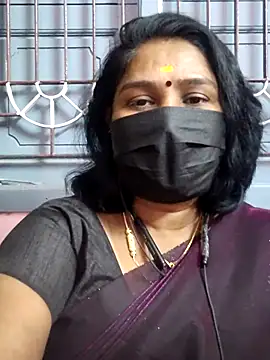 Snapshot of Tamil_Azhaghi25 chatting on 1, 7, 2026 Tamil Azhaghi25 online show from 1, 7, 2026