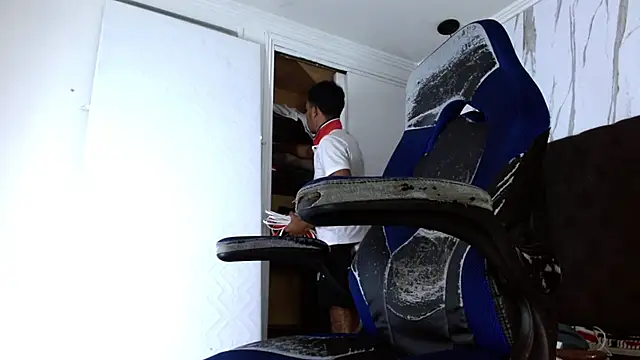 aston xvera online show from 17, 10, 2025