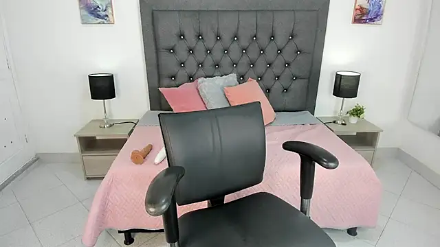 dulce fresa  online show from 22, 9, 2025