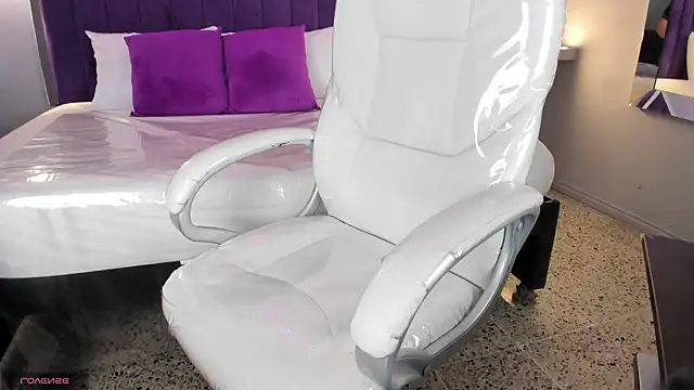 Miss Francheska online show from 17, 3, 2026