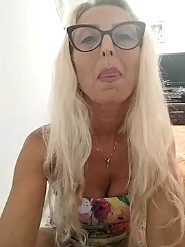 Snapshot of _sexyBLONDE46_ chatting on 21, 6, 2026 sexyBLONDE46 online show from 21, 6, 2026