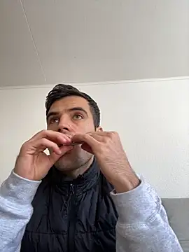 Snapshot of dino2603 chatting on 3, 11, 2025 dino2603 online show from 3, 11, 2025