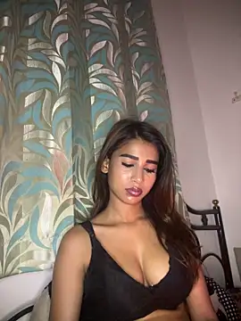 STRIP GLOW online show from 21, 3, 2026