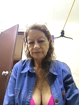 Snapshot of MaryLunne chatting on 19, 11, 2025 MaryLunne online show from 19, 11, 2025