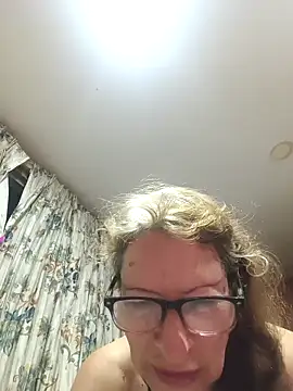 MaryLunne online show from 12, 4, 2026