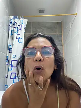 Snapshot of YadiraOrozco chatting on 10, 1, 2026 YadiraOrozco online show from 10, 1, 2026