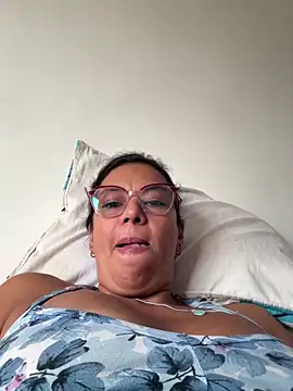 Snapshot of YadiraOrozco chatting on 3, 2, 2026 YadiraOrozco online show from 3, 2, 2026