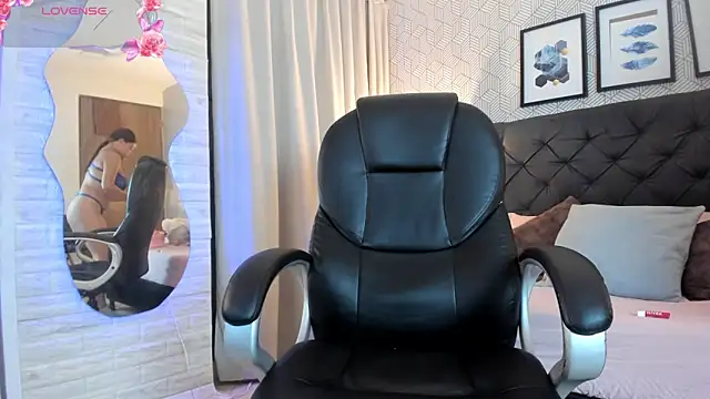 sophie  blare online show from 13, 9, 2025