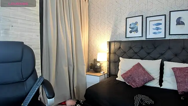 Snapshot of sophie__blare chatting on 19, 4, 2026 sophie blare online show from 19, 4, 2026