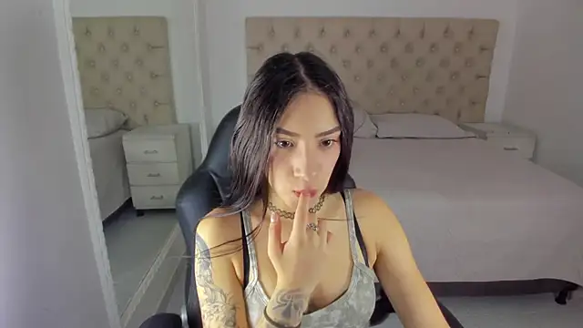 Snapshot of AlliceCopper chatting on 13, 10, 2025 AlliceCopper online show from 13, 10, 2025