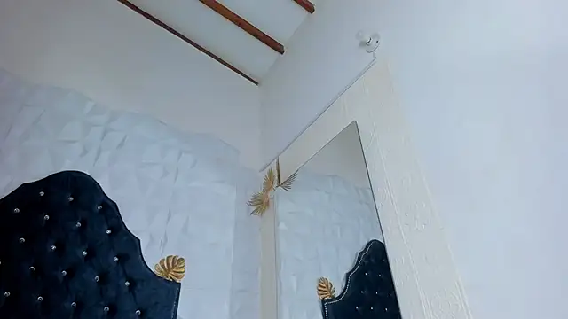  mia milf  online show from 19, 4, 2026