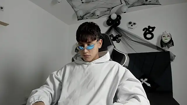 zeusapollofuck online show from 16, 10, 2025