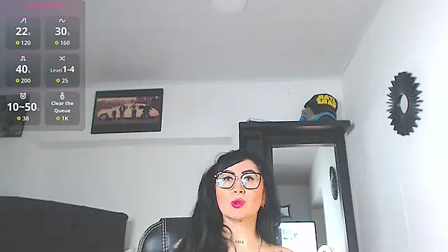 Snapshot of Vicky_hotmilf chatting on 21, 4, 2026 Vicky hotmilf online show from 21, 4, 2026