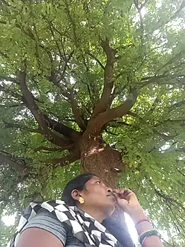 Snapshot of Jivika_Jaiswal chatting on 5, 10, 2025 Jivika Jaiswal online show from 5, 10, 2025