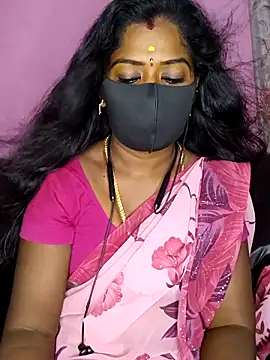 Snapshot of tamilammukuttyy chatting on 5, 10, 2025 tamilammukuttyy online show from 5, 10, 2025