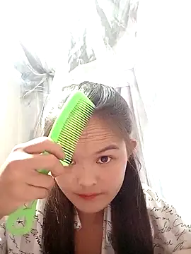 xinhxinhcute online show from 3, 10, 2025