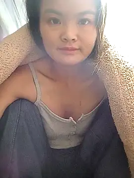 xinhxinhcute online show from 18, 10, 2025