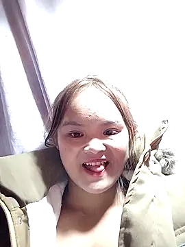 xinhxinhcute online show from 4, 12, 2025