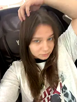 Snapshot of MiniVi chatting on 10, 9, 2025 MiniVi online show from 10, 9, 2025