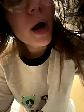 Snapshot of MiniVi chatting on 19, 9, 2025 MiniVi online show from 19, 9, 2025