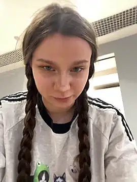 Snapshot of MiniVi chatting on 24, 9, 2025 MiniVi online show from 24, 9, 2025